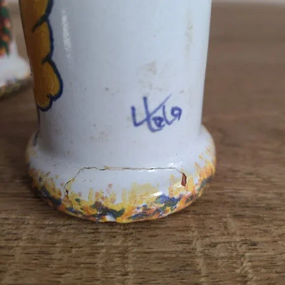 Vintage hand painted salt &pepper shakers with rooster and hen. - Picture 6 of 6